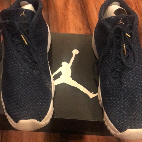 Shoes - Picture 2 of 3